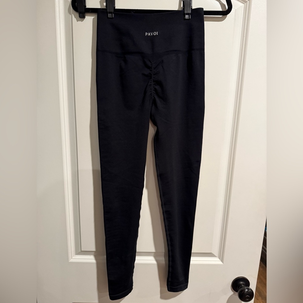 Pavoi hidden butt scrunch leggings